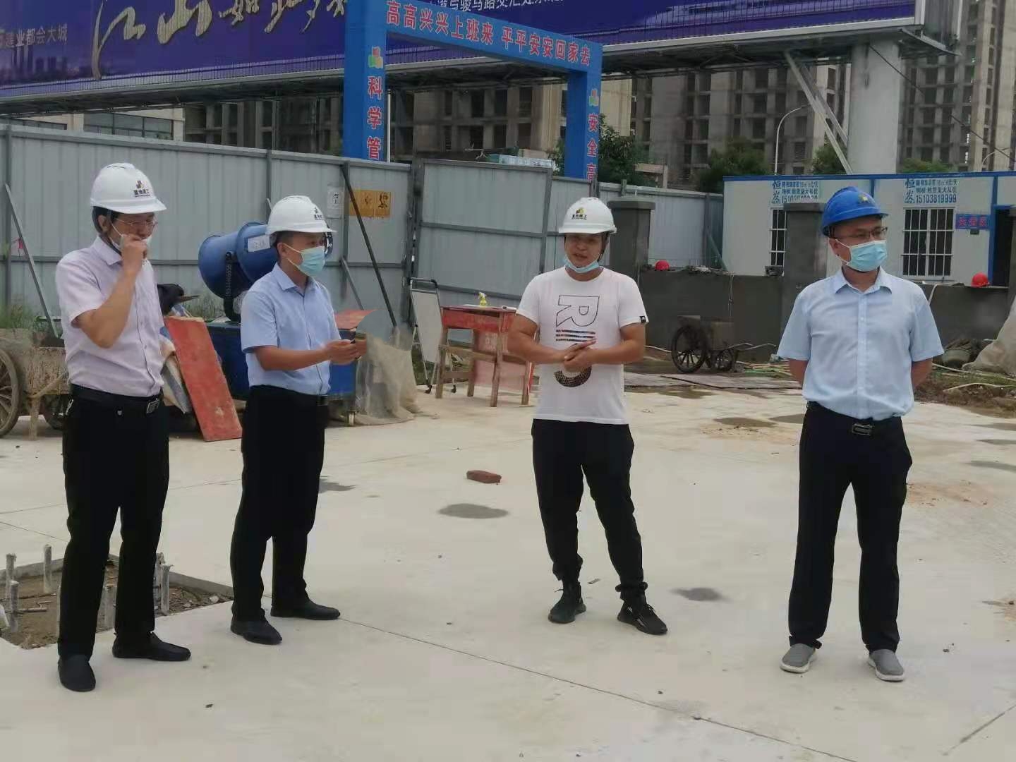 王東亮、趙治平到石化公司調研8.30.jpg 王東亮、趙治平到石化公司調研8.30.jpg