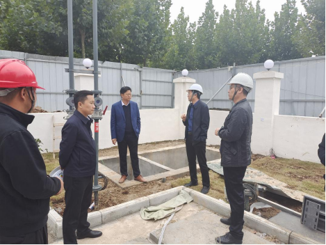 10.9(石化公司)市產業集團黨委書記、董事長劉培建一行蒞臨石化公司金頂山路加油站調研指導工作151.png 10.9(石化公司)市產業集團黨委書記、董事長劉培建一行蒞臨石化公司金頂山路加油站調研指導工作151.png