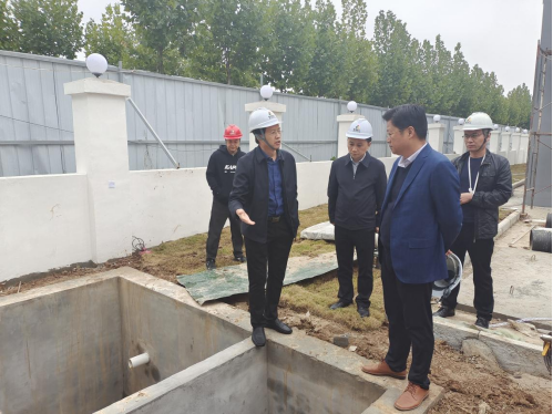 10.9(石化公司)市產業集團黨委書記、董事長劉培建一行蒞臨石化公司金頂山路加油站調研指導工作231.png 10.9(石化公司)市產業集團黨委書記、董事長劉培建一行蒞臨石化公司金頂山路加油站調研指導工作231.png