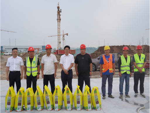 黨委書記、董事長劉培建深入工地慰問一線員工133.png