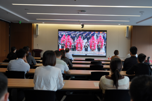 0930新聞稿—中共駐馬店市產業投資集團有限公司委員會 組織收看烈士紀念日向人民英雄敬獻花籃儀式現場直播64.png