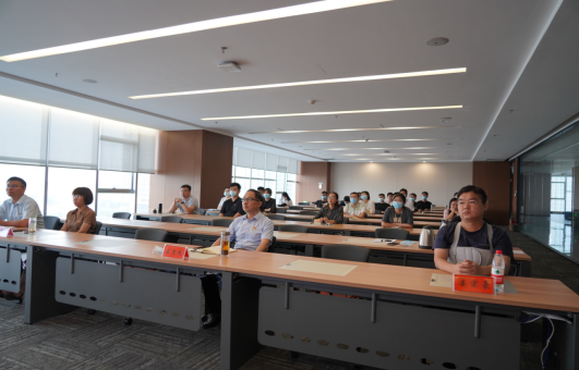 0930新聞稿—中共駐馬店市產業投資集團有限公司委員會 組織收看烈士紀念日向人民英雄敬獻花籃儀式現場直播521.png