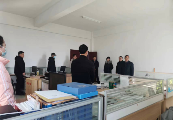 殷殷關懷寄真情 聲聲祝福暖人心市產業集團領導節后慰問一線員工256.png