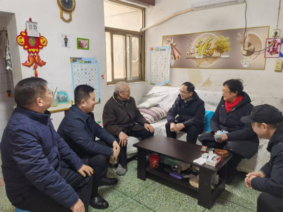 黨建引領聚合力 走訪慰問暖人心—產業集團開展春節走訪慰問老黨員活動48.png