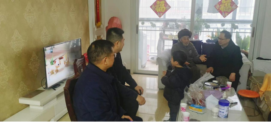 黨建引領聚合力 走訪慰問暖人心—產業集團開展春節走訪慰問老黨員活動823.png
